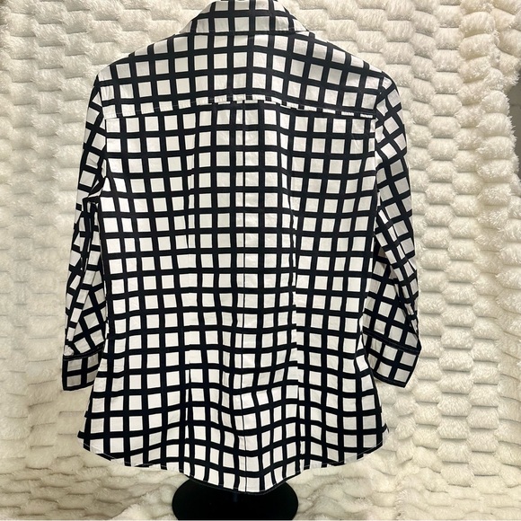 Women Monochrome Checkered Blouse - Picture 2 of 6